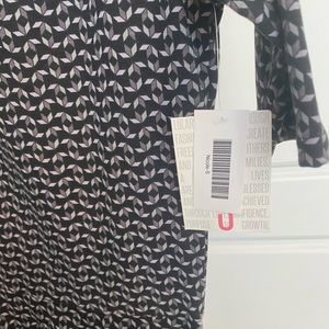 New nwt small Lularoe Nicole dress black slight geometric pattern shown in pics